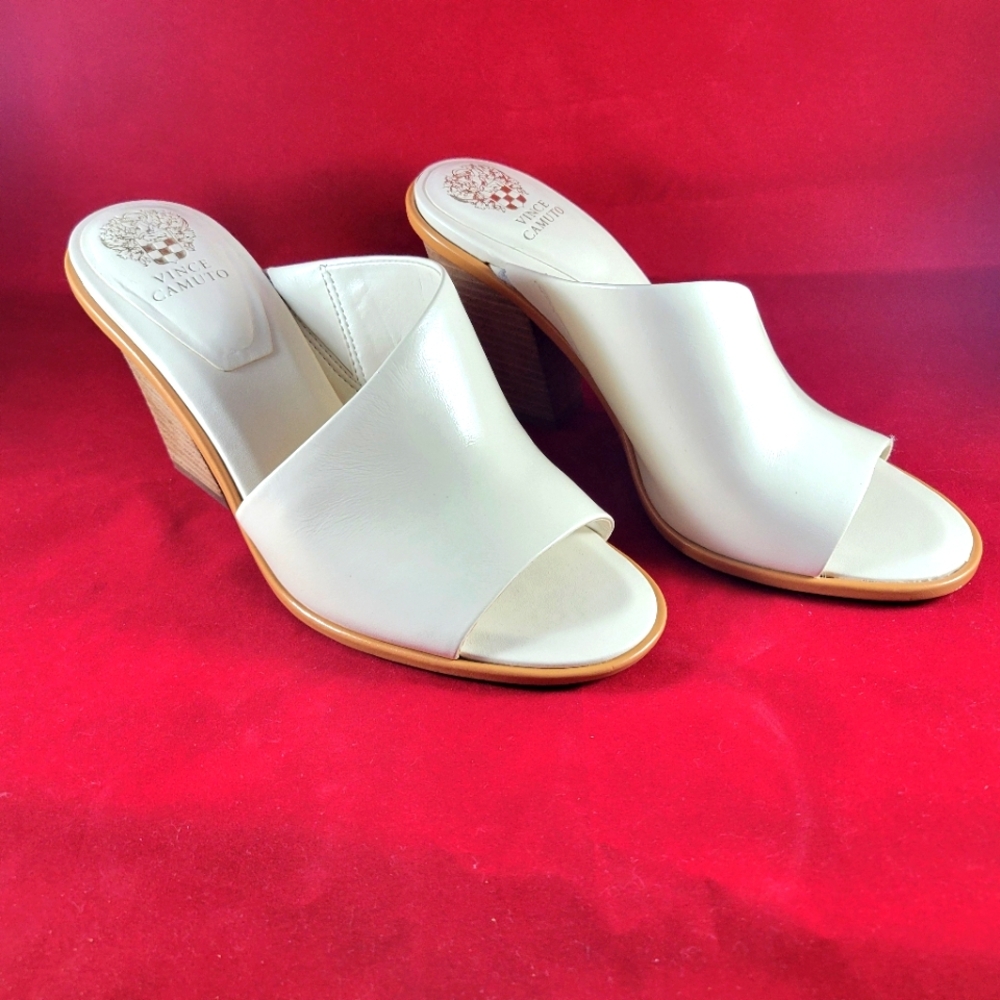 VINCE COMUTO, BRAND NEW NEVER BEN USED GENUINE FISSANA LEATHER, SIZE 9